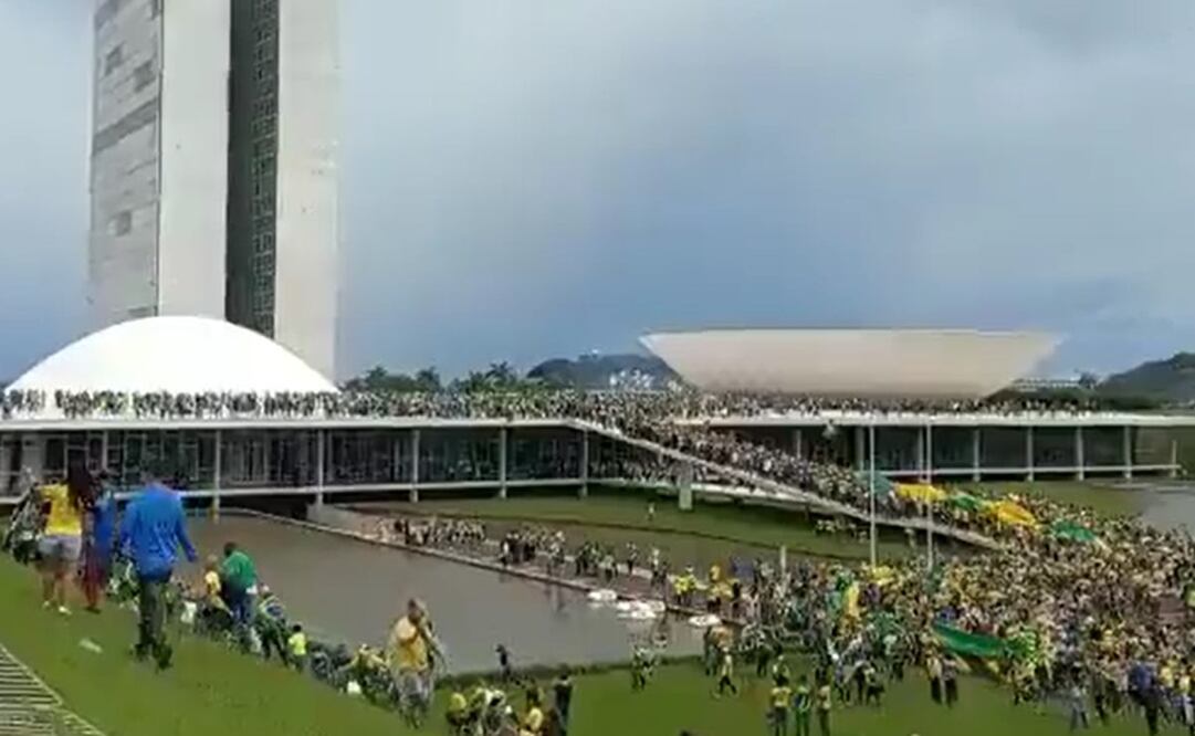 Simpatizantes de Bolsonaro invaden el Congreso de Brasil en manifestación contra Lula da Silva. Foto: Captura de pantalla