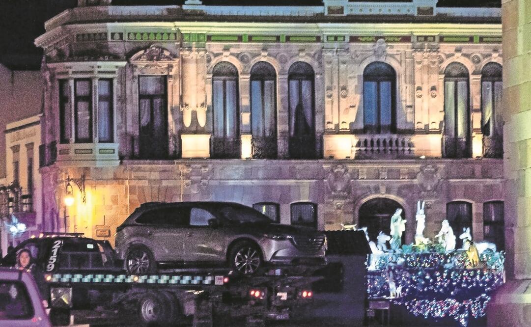 En Zacatecas, el 6 de enero el crimen organizado dejó 10 cuerpos dentro de una camioneta que estacionó frente al palacio de gobierno. Foto: 