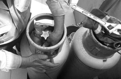 Explosión por acumulación de gas en casa de Nezahualcóyotl deja 4 heridos 