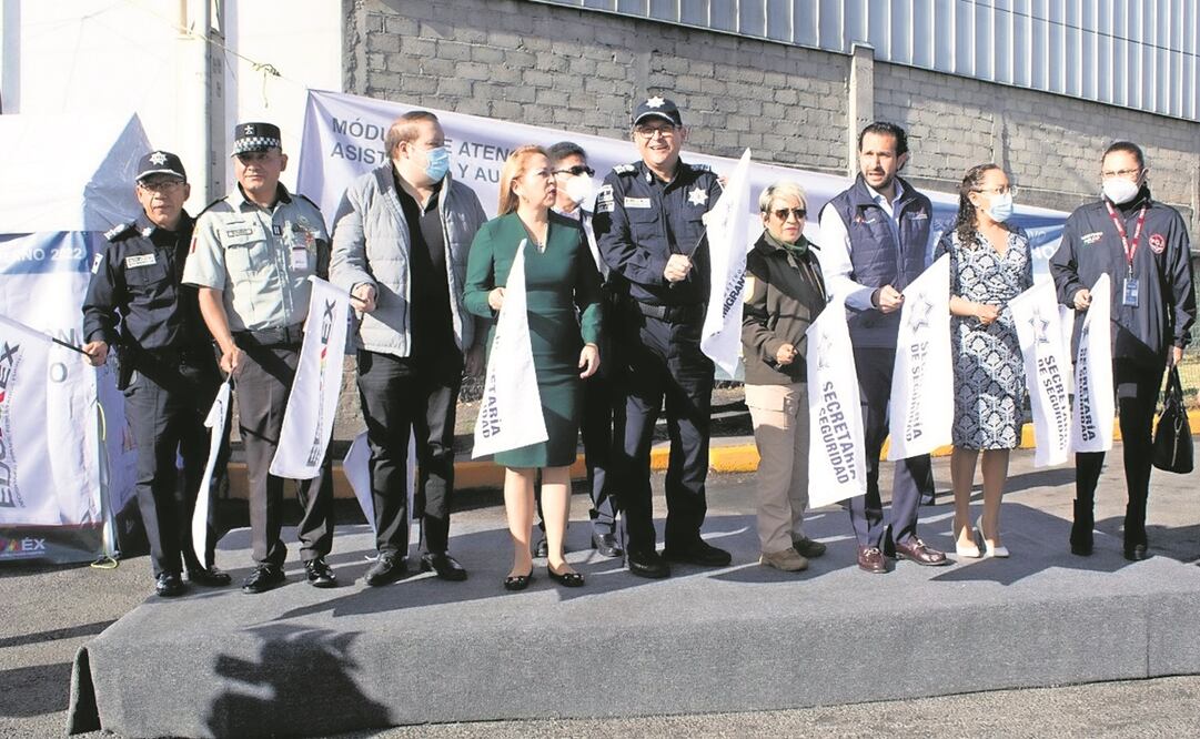 Autoridades dan el banderazo de salida al operativo. Foto: ESPECIAL