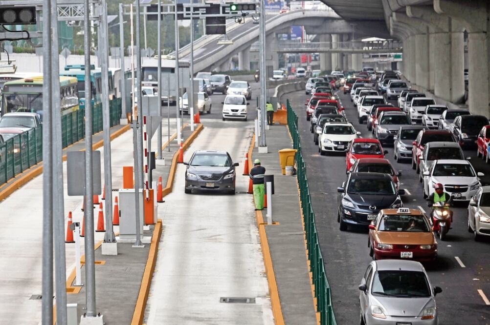La vía Urbana Norte, Supervía Poetas, Viaducto Bicentenario, Amozoc-Perote y Circuito Exterior Mexiquense, el Aeropuerto de Toluca, la M-45, la Autovía de Aragón A-2 y dos puertos en España representan 60% de la división de concesiones de OHL