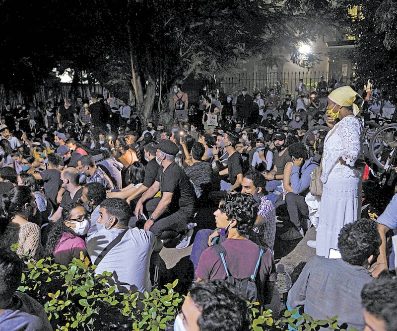 Manifestación de jóvenes artistas, el sábado pasado, frente al Ministerio de Cultura en La Habana. YAMIL LAGE. AFP