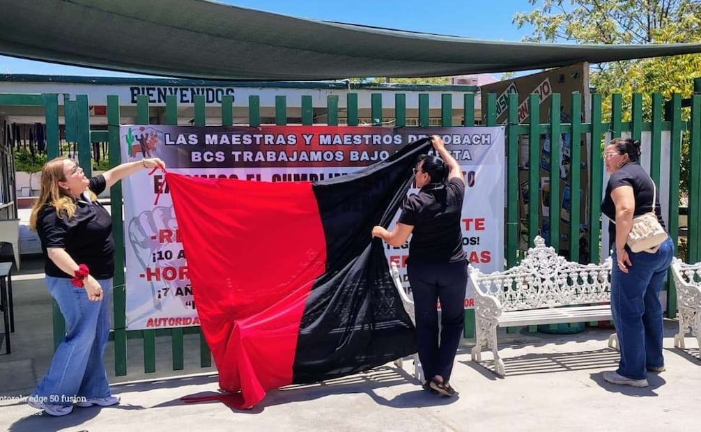 Estalla huelga del Sindicato de Trabajadores del Colegio de Bachilleres de BCS; se quedan sin clases 9 mil estudiantes.
Foto: Especial.