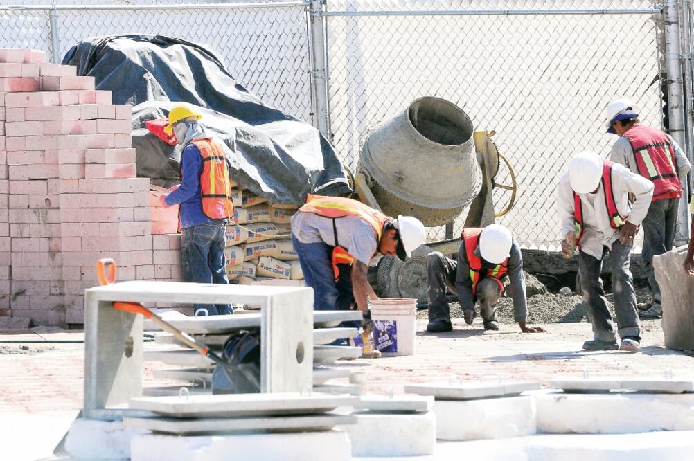 Algunas empresas trabajan con precios bajos con el afán de ganar contratos y licitaciones en obras (ARCHIVO. EL UNIVERSAL)