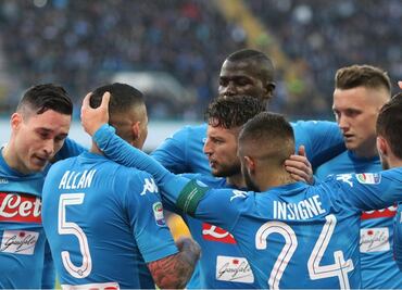 Napoli es líder de mitad de temporada en Serie A