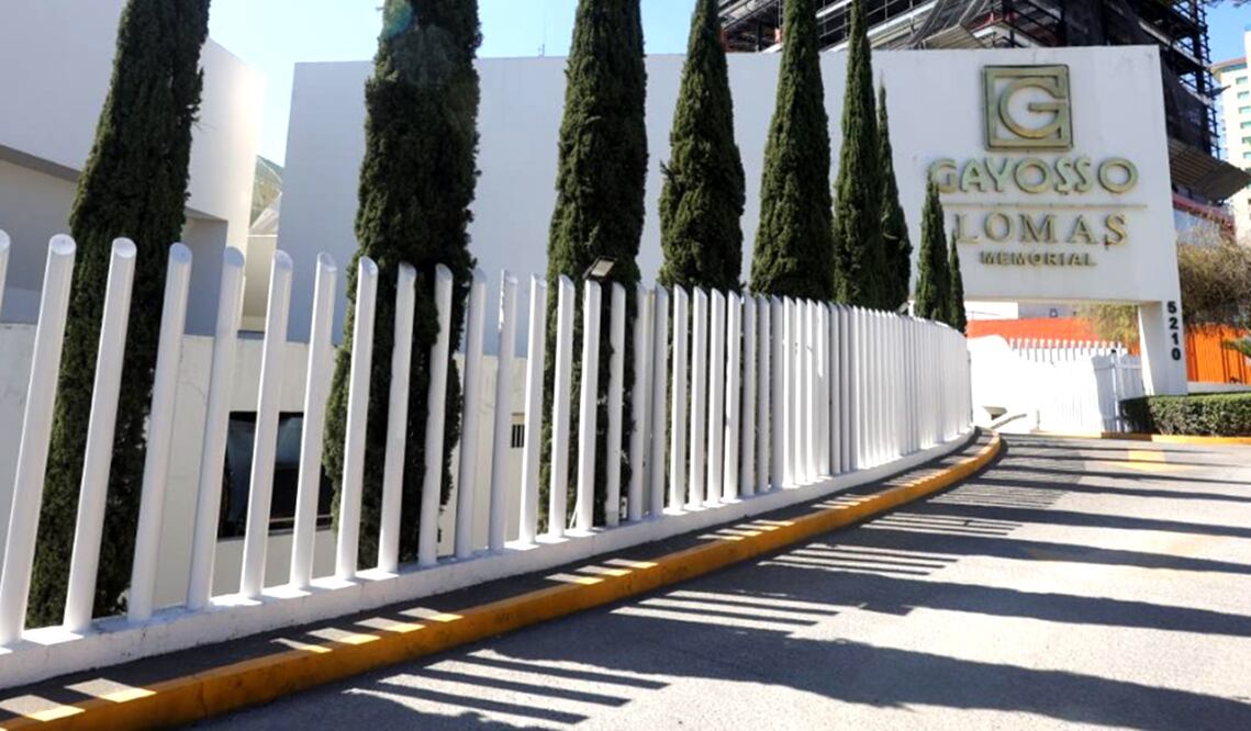 Familiares, alumnos y amigos dieron el último adiós al exsecretario de Hacienda, Carlos Urzúa, en sus funerales en la agencia Gayosso de Santa Fe. Foto: Francisco Rodríguez/EL UNIVERSAL