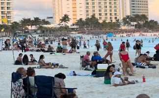 Gobernadora Mara Lezama destaca nuevo récord turístico en Quintana Roo; 771 operaciones aéreas en un solo día