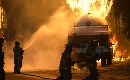 Video. Se incendia pipa de gas LP en la autopista México-Pachuca