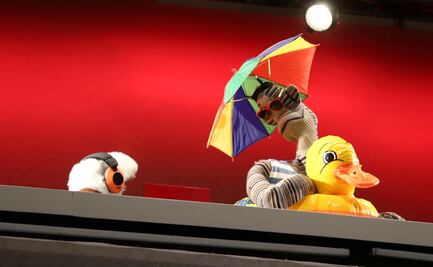 "31 Minutos" honra a Juan Gabriel en el Vive Latino