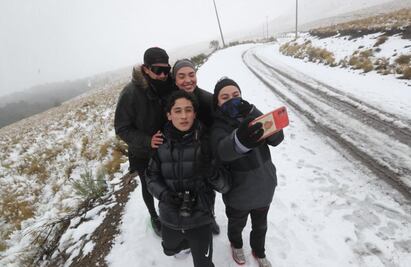 FOTOS: Alpinistas y familias disfrutan de la nieve que cubre al Nevado de Toluca
