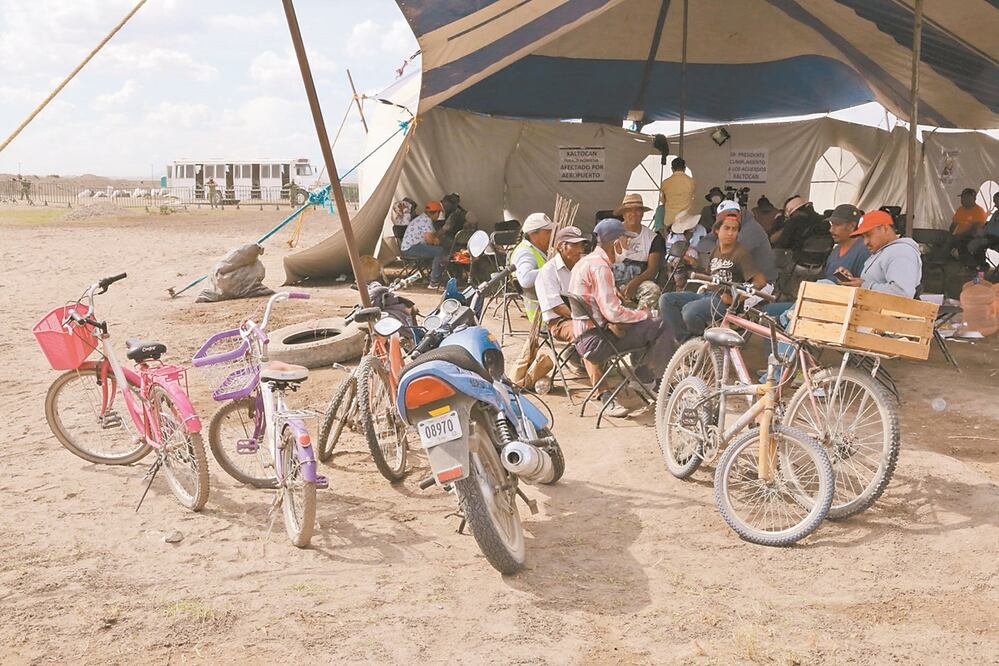 Los inconformes tienen lista una docena de cohetones para llamar al pueblo en caso de un desalojo a la fuerza. FOTOS: DIEGO PRADO. EL UNIVERSAL