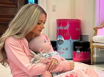 Bebé de Paris Hilton desata comentarios en redes: "su cabeza es muy grande"