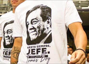 Mazatlán FC rinde homenaje a Tomás Boy