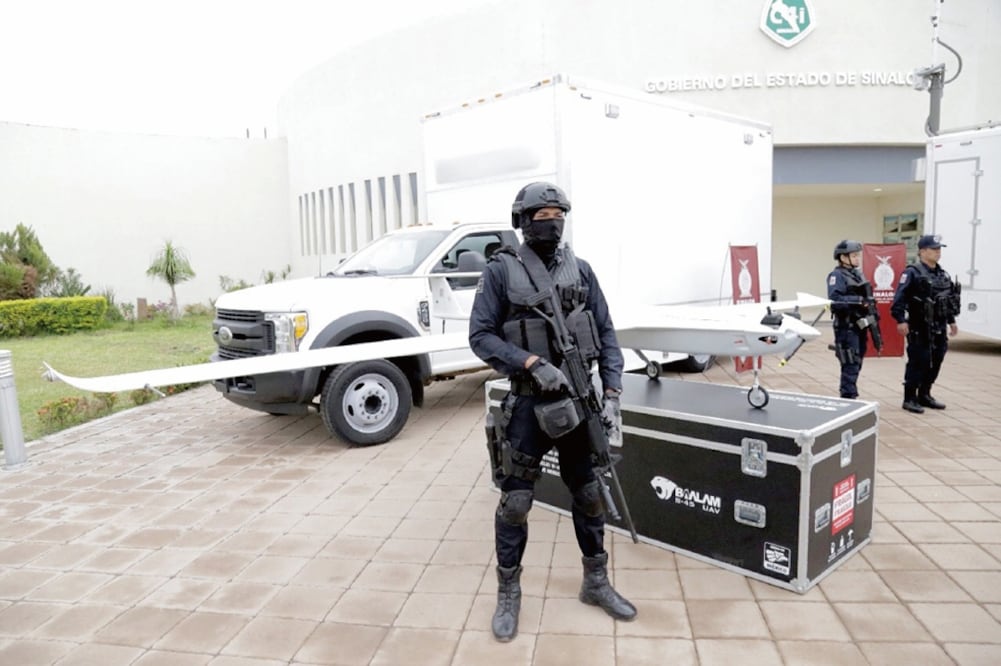 Las autoridades esperan que con los drones se inhiba el robo de vehículos, la privación ilegal de la libertad y vigilar el tránsito de grupos delictivos. (CORTESÍA GOBIERNO DEL ESTADO)