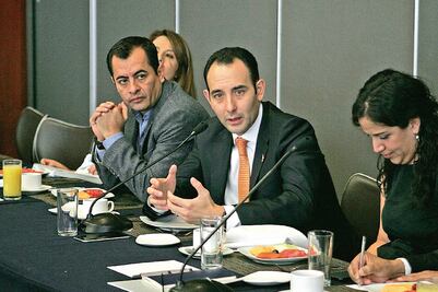 Estricta disciplina en gastos del Senado: Gil