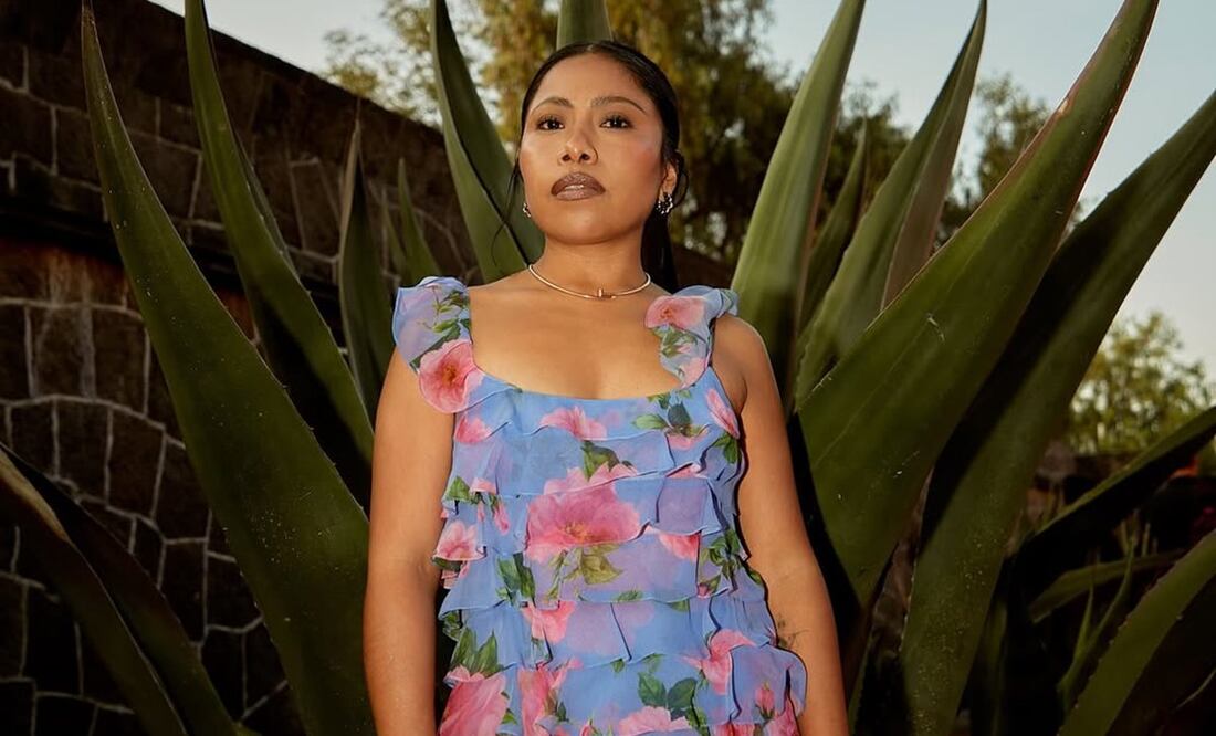 Yalitza Aparicio luce outfit con falda de mezclilla con estilo. Foto: Especial. Instagram @yalitzaapariciomtz