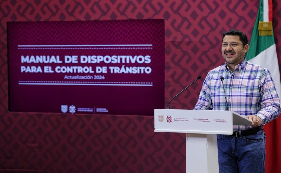 Manual de Dispositivos para el Control del Tránsito de la Ciudad de México. Foto: Martí Batres, X