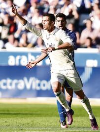 Madrid, a la cima con triplete de ‘CR7’ 