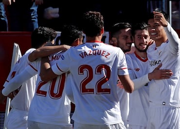 Sevilla triunfa con Layún de cambio