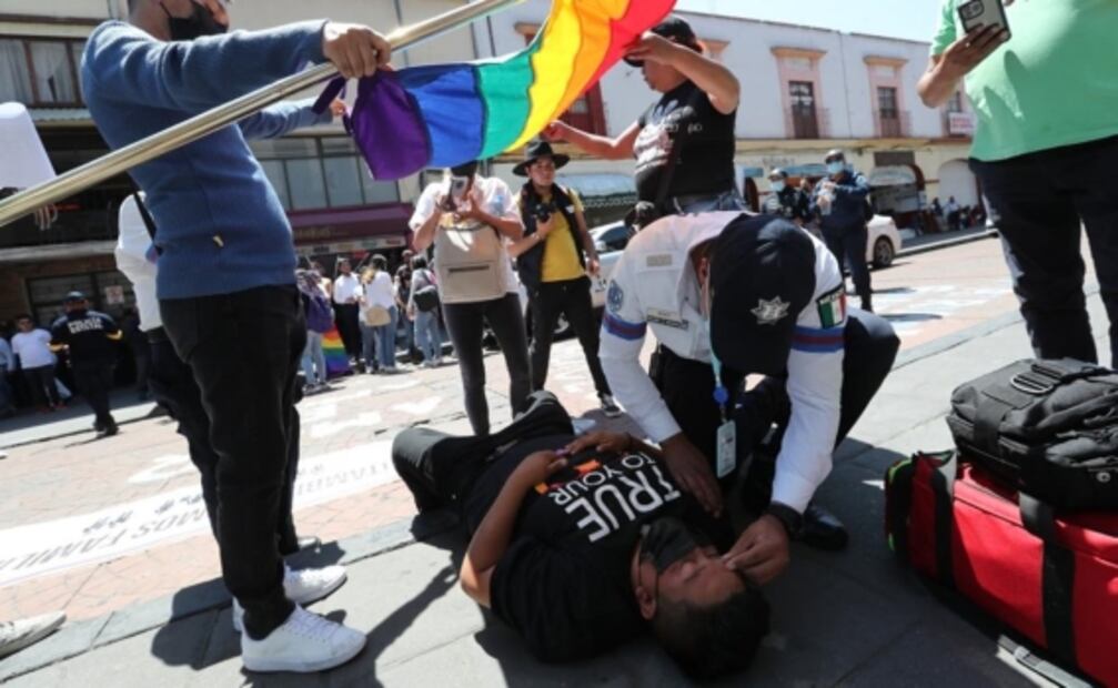 Investigan a policías por uso excesivo de la fuerza contra periodistas y comunidad LGBTTTI durante protesta en Toluca 