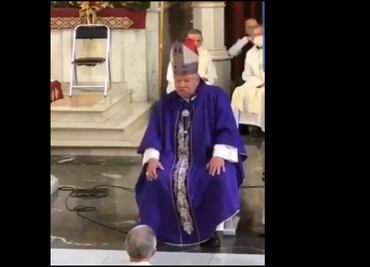 Sandoval Íñiguez dice que Covid se "cura con té de guayaba" pese a que ciencia indica lo contrario