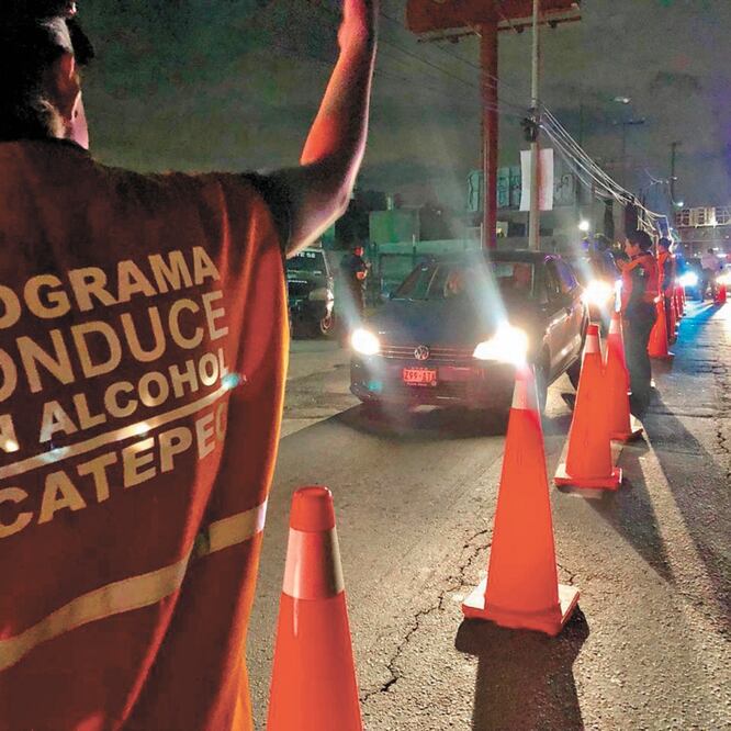 El operativo dejó de realizarse cinco meses por el cambio de gobierno en Ecatepec, se reinició en mayo y ahora contempla sanciones. ESPECIAL