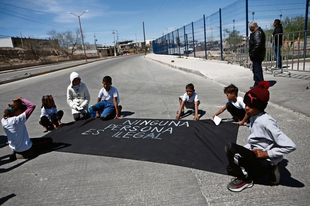 Los migrantes centroamericanos protestan por los malos tratos, pese a que el INM dice que les brinda una atención digna. Foto: @ChristianT.C.