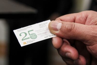 Detienen a menor que revendía boletos del Metro en estación Río de los Remedios de Línea B 