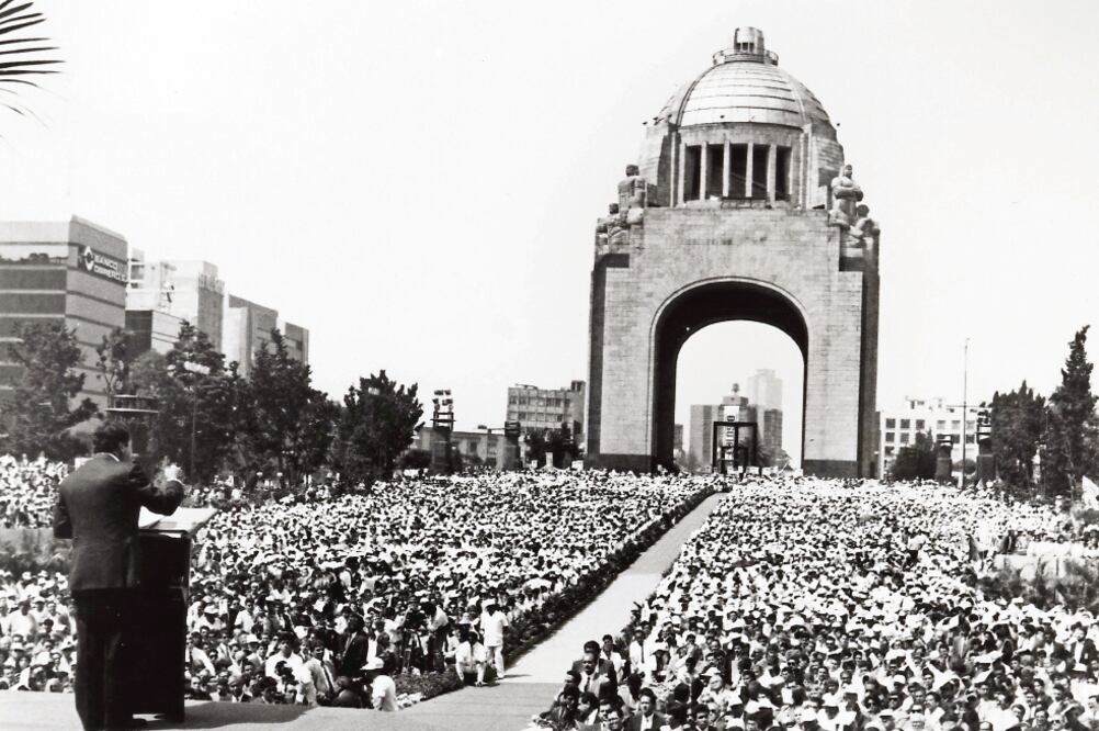 El 6 de marzo de 1994, Luis Donaldo Colosio, candidato del PRI a la Presidencia de la República, dio el discurso más importante de su campaña en la Plaza de la República, en el marco del 65 aniversario del tricolor (ARCHIVO EL UNIVERSAL)