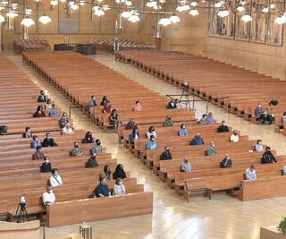 California retrocede en la reapertura por alza en casos