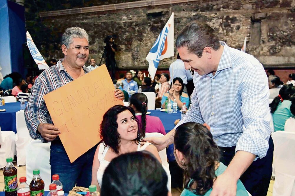 Al convivir con militantes del blanquiazul en Guanajuato, el mandatario compartió su interés en replicar proyectos de Puebla en todo el país (GOBIERNO DE PUEBLA)