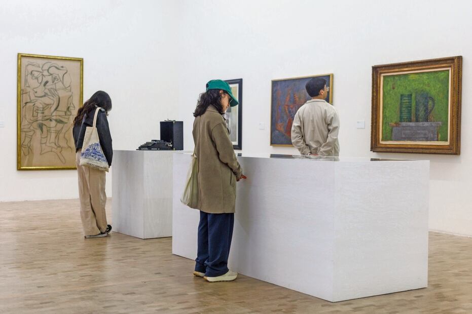 Se exhibe la máquina de escribir Remington Junior y su elegante tarjeta de presentación. Foto: Yaretzy M. Osnaya. EL UNIVERSAL