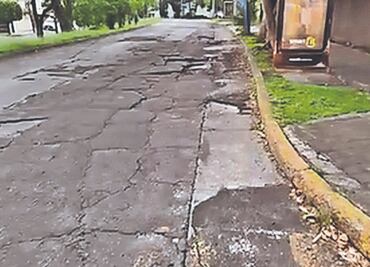 Vecinos reportan hasta 20 hoyos en calles de Naucalpan