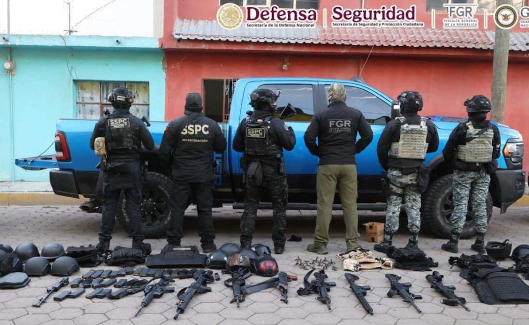 Armas aseguradas durante el Operativo Enjambre en Puebla (07/09/2026). Foto: X @OHarfuch