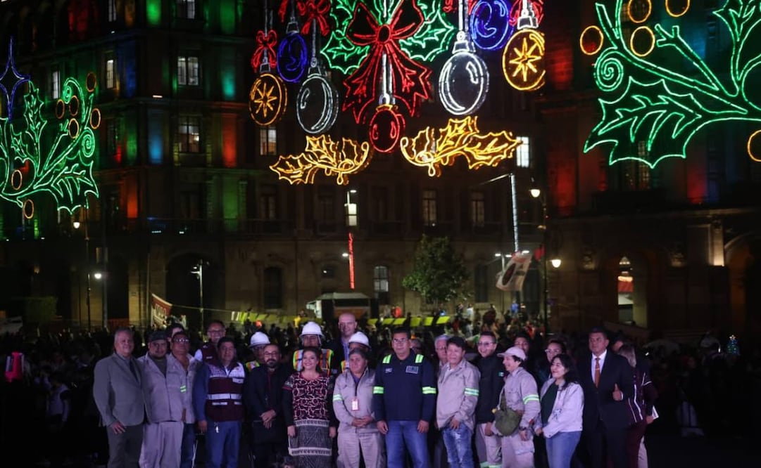 Brugada encabeza encendido navideño en Zócalo de CDMX; "Construimos alegría y convivencia en este hermoso lugar", dice.
Foto: Luis Camacho | El Universal