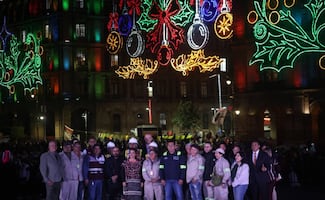 VIDEO Brugada encabeza encendido navideño en Zócalo de CDMX; "Construimos alegría y convivencia en este hermoso lugar", dice