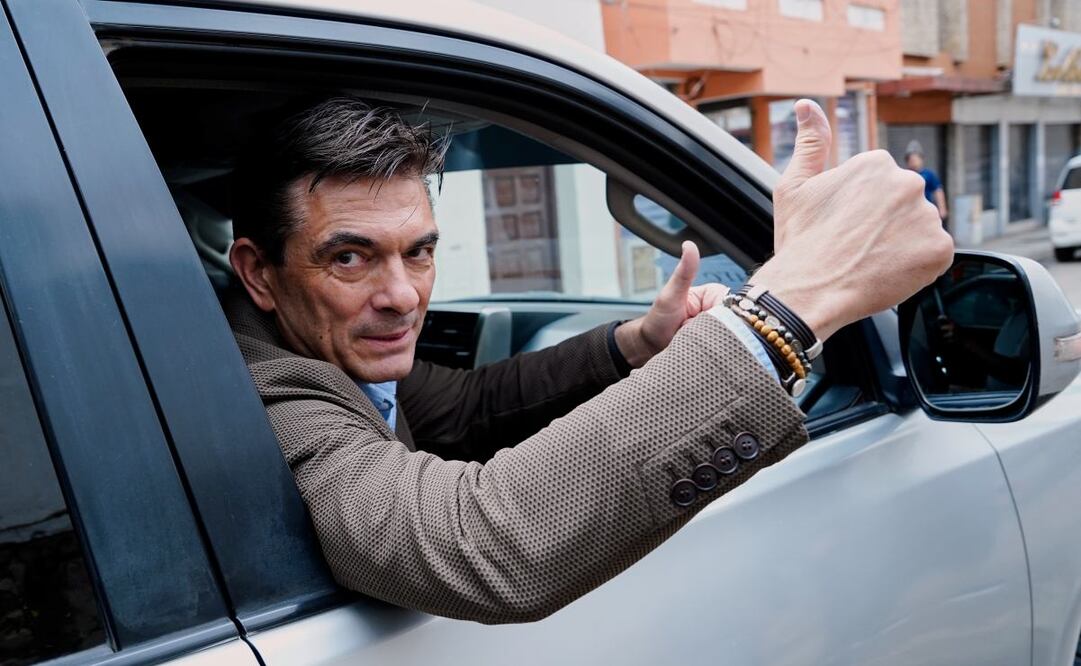 El candidato presidencial Rodrigo Paz sale de un colegio electoral después de votar durante la segunda vuelta de las elecciones presidenciales en Tarija, Bolivia, el domingo 19 de octubre de 2025. (19/10/25) Foto: AP