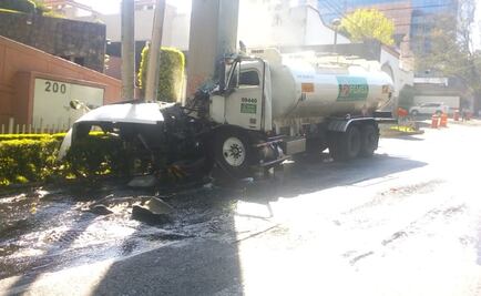 Choca pipa de Pemex sobre la Picacho-Ajusco; desalojan a vecinos