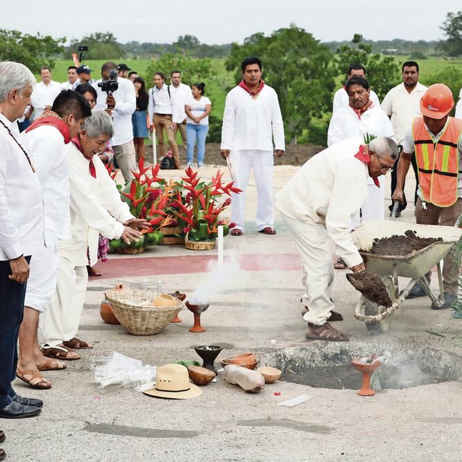 Ceremonia en la que el presidente Andrés Manuel López Obrador dio un banderazo simbólico a la construcción del Tren Maya en la ciudad de Palenque, en el norte de Chiapas, el pasado 16 de diciembre de 2018. FOTOS: ARCHIVO EL UNIVERSAL