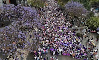 Marcha del 8M en CDMX reúne a miles de mujeres contra la violencia feminicida; sigue aquí el minuto a minuto