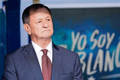 Meza enfrenta a su amor eterno