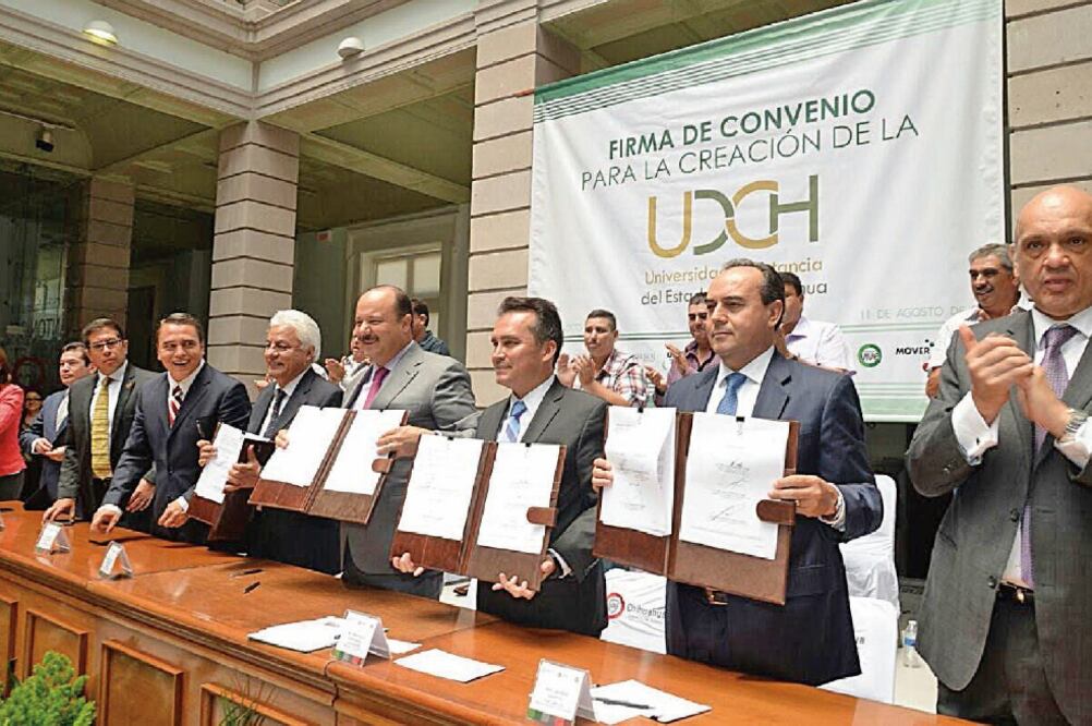 Dieron su aval al proyecto el gobernador César Duarte Jáquez y el rector de la Universidad Abierta y a Distancia de México, Francisco Cervantes Pérez (ESPECIAL)