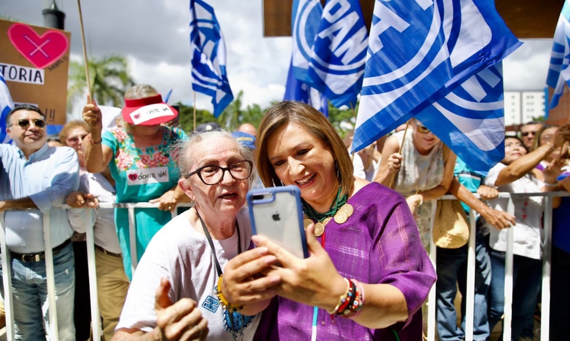 A su llegada al Centro de Convenciones y Exposiciones Yucatán Siglo XXI, la senadora Xóchitl Gálvez afirmó que se ha reunido con legisladores de Movimiento Ciudadano. Foto: Germán Espinosa