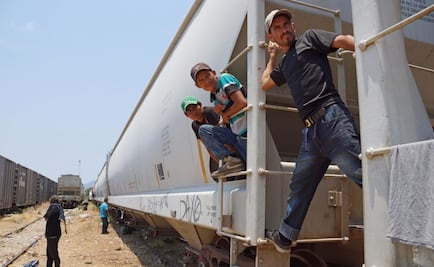 Personal pidió a migrantes bajar de “La Bestia”: INM