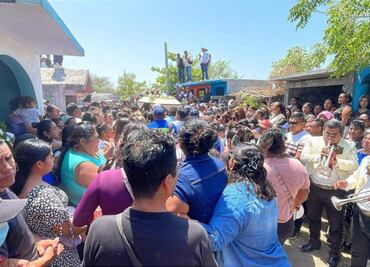 Sepultan a familia, víctimas de accidente en Oaxaca tras acudir a evento del Zócalo; gobierno municipal declara 2 días de luto