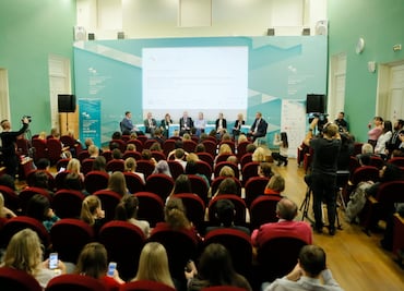 Discuten sobre cultura en la globalización