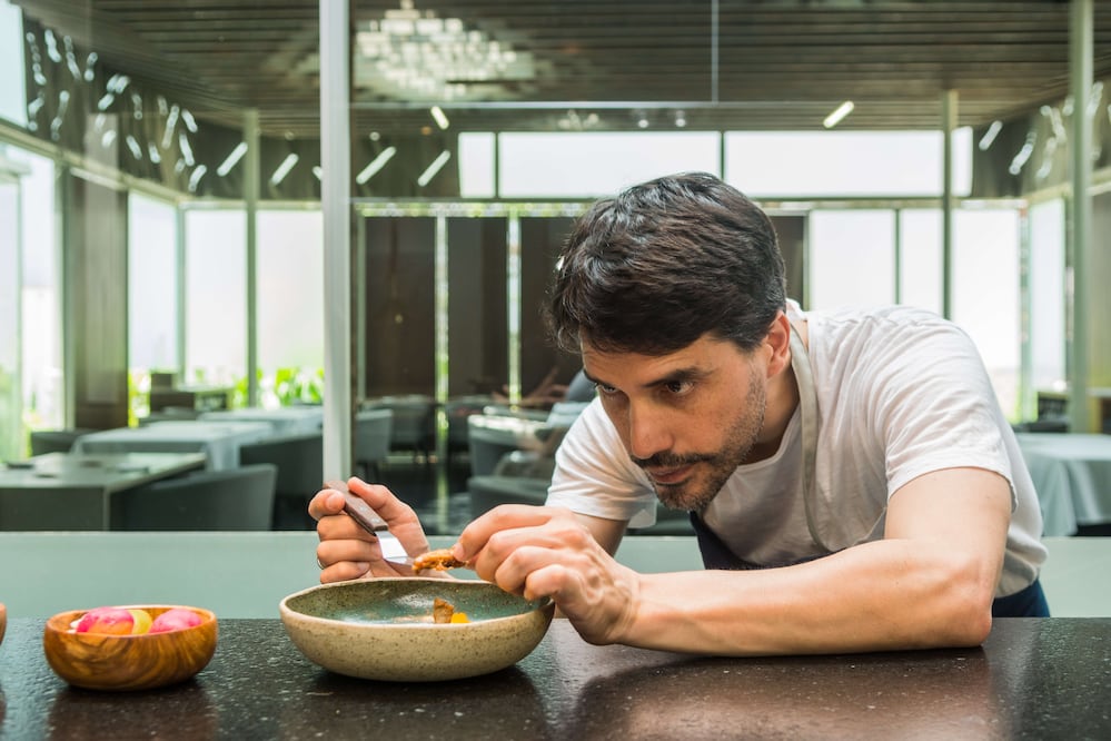 Con 600 recetas, Virgilio Martínez celebra a la gastronomía latinoamericana