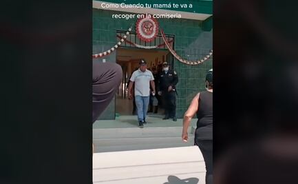 Sale de la cárcel y su mamá lo recibe a cinturonazos