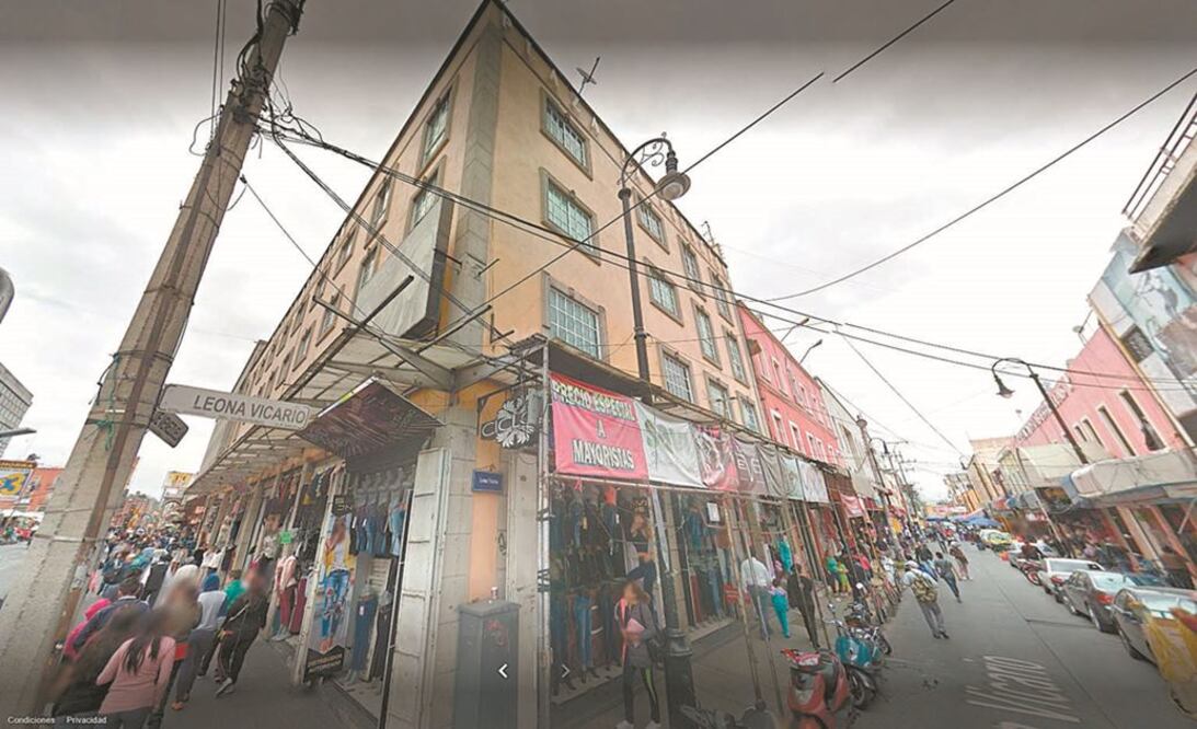 Agre sión. Los presuntos delincuentes huyeron por la calle Leona Vicario. ESPECIAL