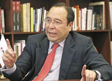 Aprueba comité de fiscalización del INE pase de charola para independientes